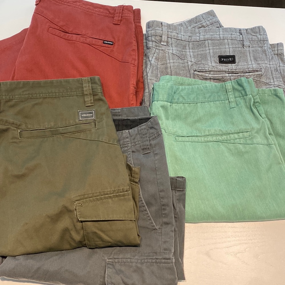 Volcom bottoms size 38
